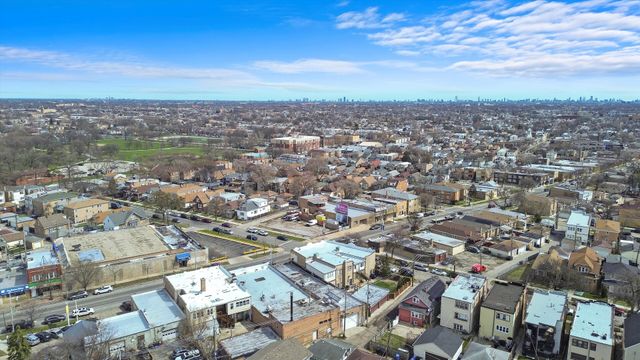 6309 W Grand Avenue, Chicago, IL 60639