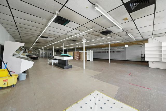 6309 W Grand Avenue, Chicago, IL 60639