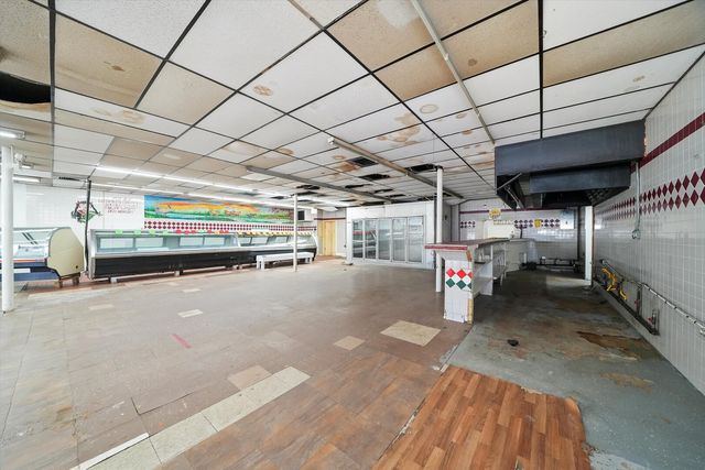 6309 W Grand Avenue, Chicago, IL 60639