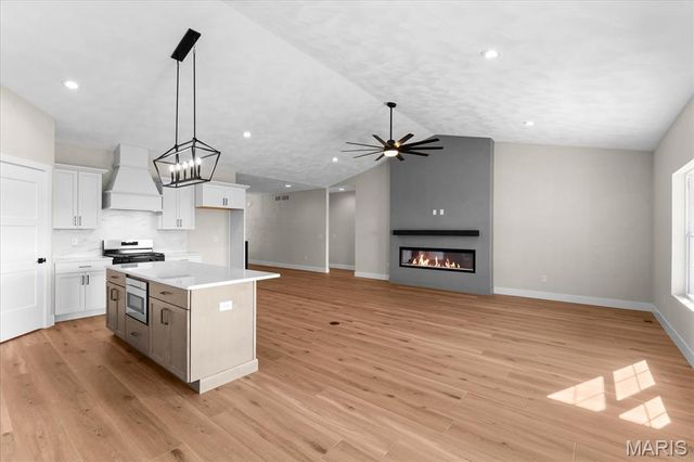 825 Golden Bell Lane, O'fallon, IL 62269