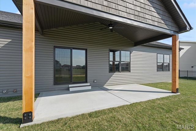 825 Golden Bell Lane, O'fallon, IL 62269