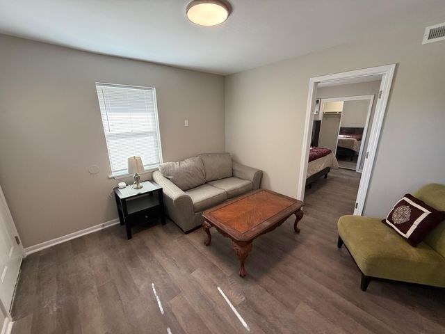 213 N ANN ST 5, Columbia, MO 65201