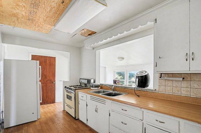 8332 44th Place, Lyons, IL 60534