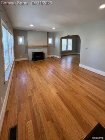 41 W ELZA Avenue, Hazel Park, MI 48030