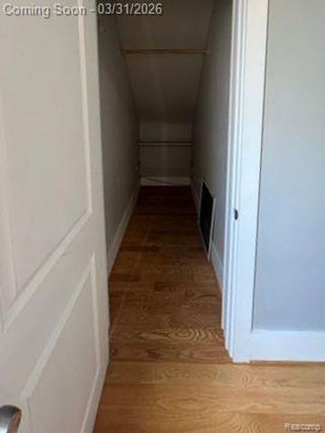 41 W ELZA Avenue, Hazel Park, MI 48030