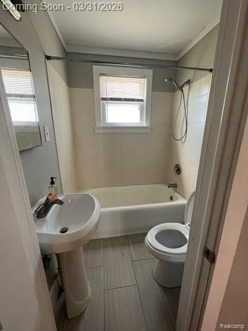 41 W ELZA Avenue, Hazel Park, MI 48030