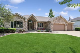 22127 Clary Sage Drive, Frankfort, IL 60423