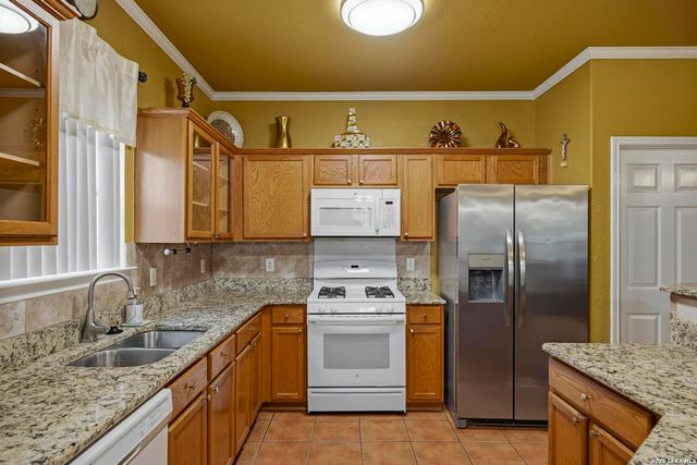 8943 Burnt Path, Helotes, TX 78023