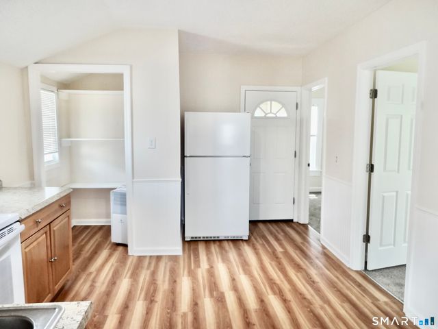 518 Midland Avenue 3rd Floor, Bridgeport, CT 06605