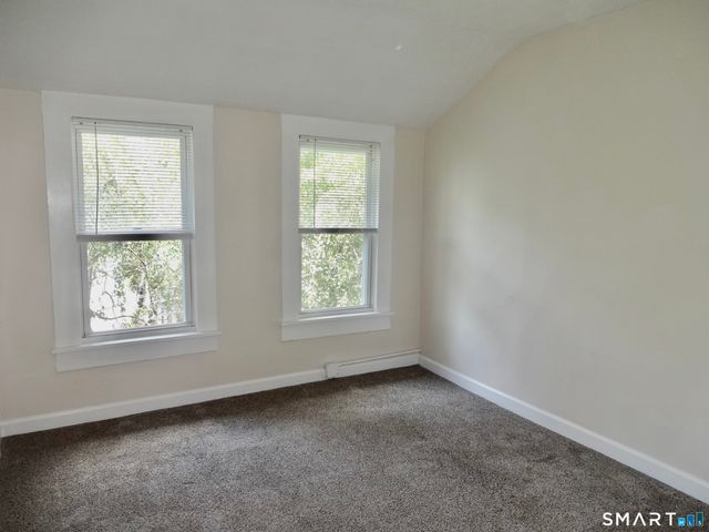 518 Midland Avenue 3rd Floor, Bridgeport, CT 06605