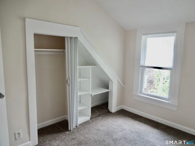 518 Midland Avenue 3rd Floor, Bridgeport, CT 06605
