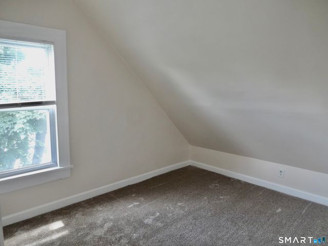 518 Midland Avenue 3rd Floor, Bridgeport, CT 06605