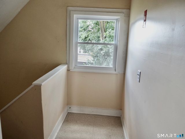 518 Midland Avenue 3rd Floor, Bridgeport, CT 06605