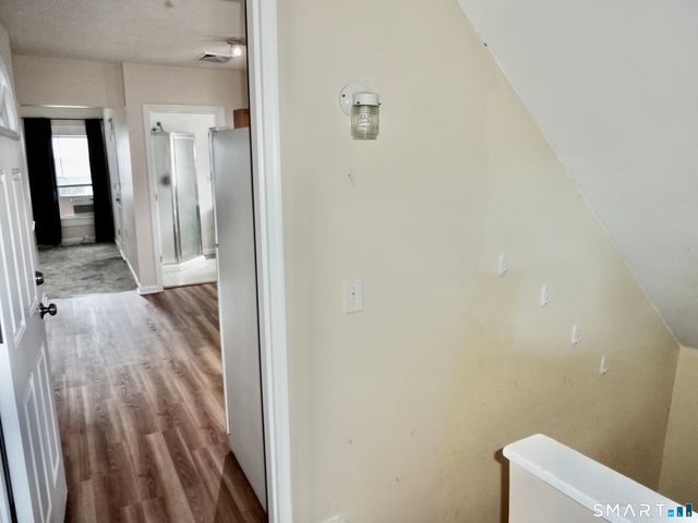 518 Midland Avenue 3rd Floor, Bridgeport, CT 06605