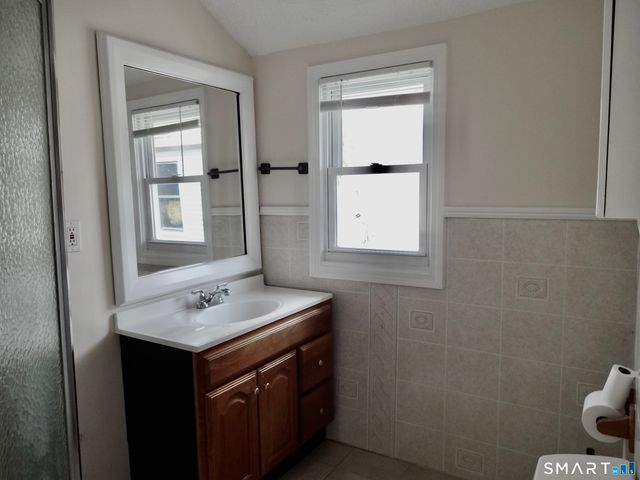 518 Midland Avenue 3rd Floor, Bridgeport, CT 06605