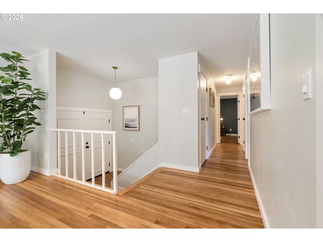 8090 Sw CARMEL Ct, Portland, OR 97223