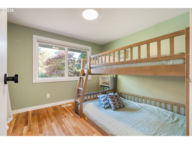 8090 Sw CARMEL Ct, Portland, OR 97223