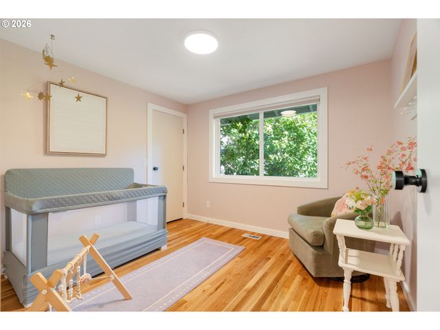 8090 Sw CARMEL Ct, Portland, OR 97223
