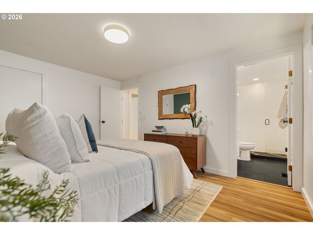 8090 Sw CARMEL Ct, Portland, OR 97223