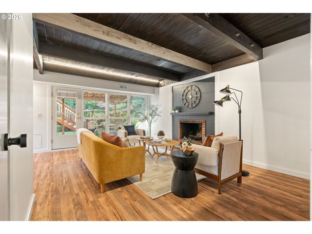 8090 Sw CARMEL Ct, Portland, OR 97223