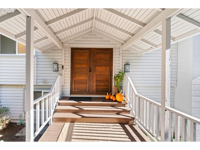 8090 Sw CARMEL Ct, Portland, OR 97223