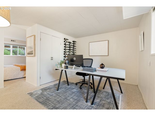8090 Sw CARMEL Ct, Portland, OR 97223
