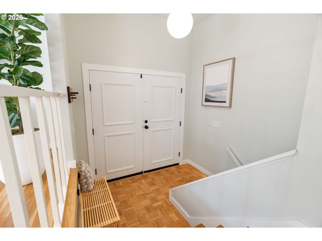8090 Sw CARMEL Ct, Portland, OR 97223