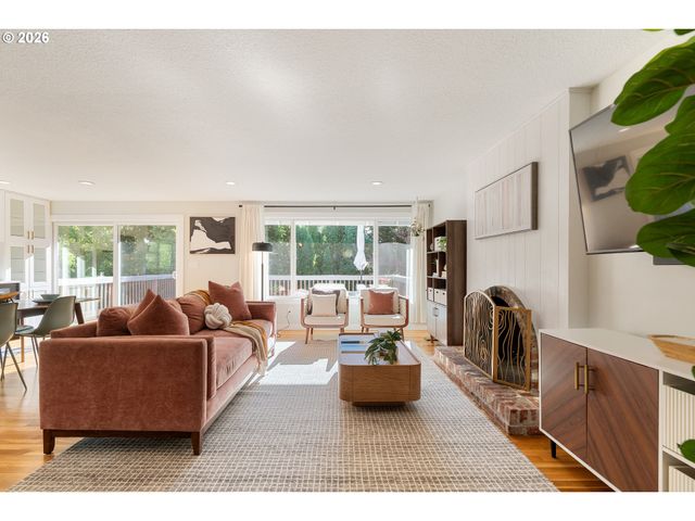 8090 Sw CARMEL Ct, Portland, OR 97223