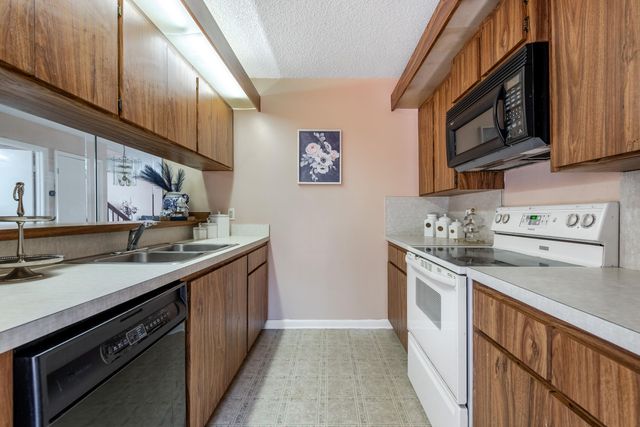 2205 22nd Lane, Greenacres, FL 33463