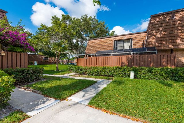 2205 22nd Lane, Greenacres, FL 33463