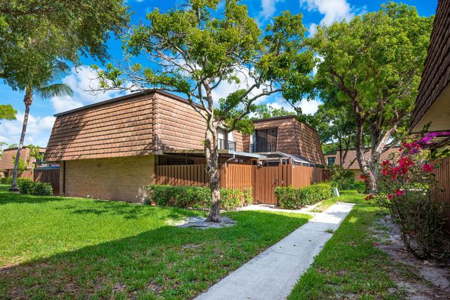 2205 22nd Lane, Greenacres, FL 33463