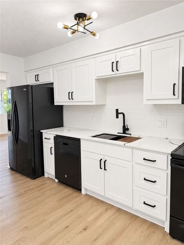 1325 W Price Lane, Rogers, AR 72758