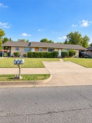1325 W Price Lane, Rogers, AR 72758