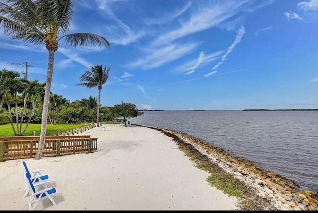 5300 SE Schooner Oaks Way, Stuart, FL 34997