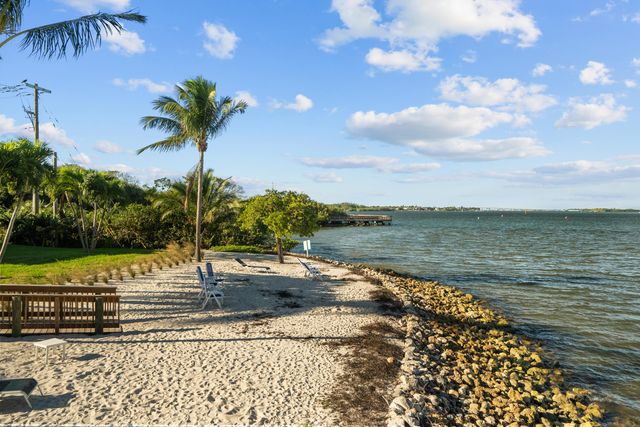5300 SE Schooner Oaks Way, Stuart, FL 34997