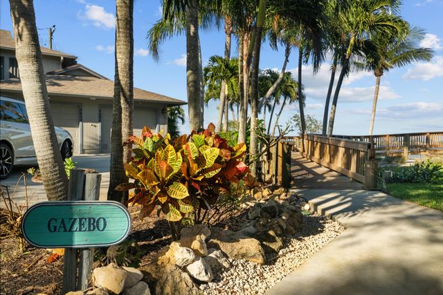 5300 SE Schooner Oaks Way, Stuart, FL 34997