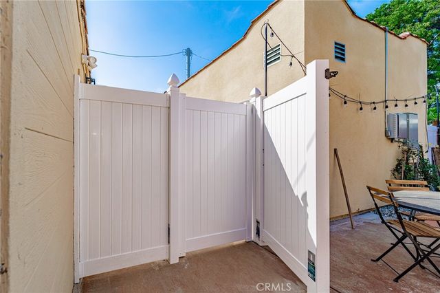 10832 Westminster, Los Angeles, CA 90034