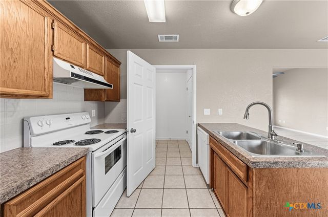 5216 W Ridge Boulevard, Temple, TX 76502