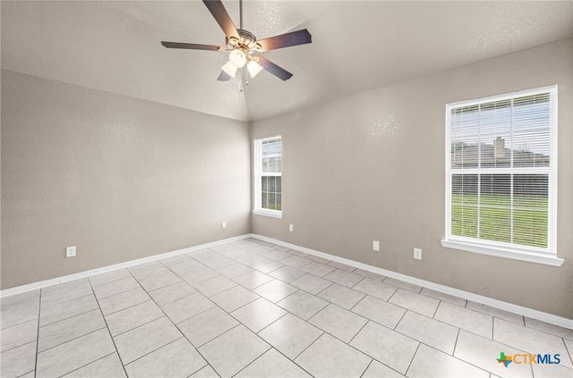 5216 W Ridge Boulevard, Temple, TX 76502