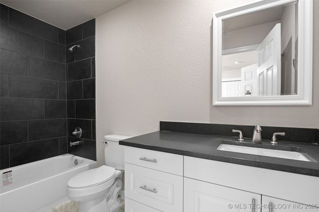 5917 E Newton Place, Tulsa, OK 74115