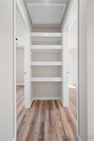 5917 E Newton Place, Tulsa, OK 74115