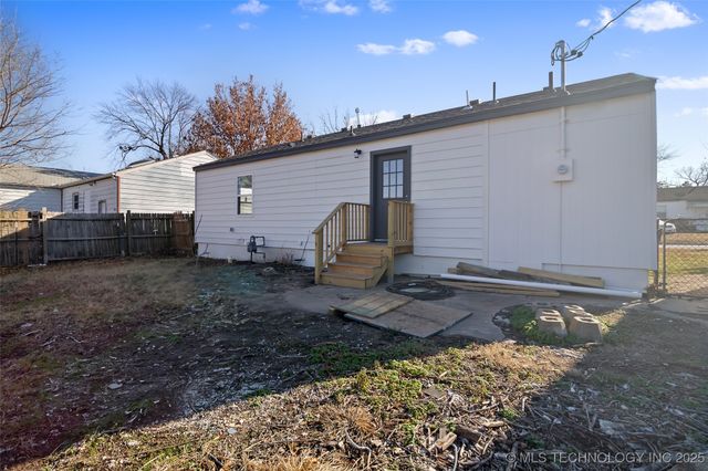 5917 E Newton Place, Tulsa, OK 74115