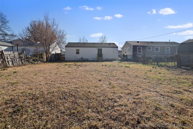 5917 E Newton Place, Tulsa, OK 74115