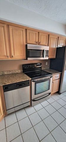 2425 Presidential Way 402, West Palm Beach, FL 33401