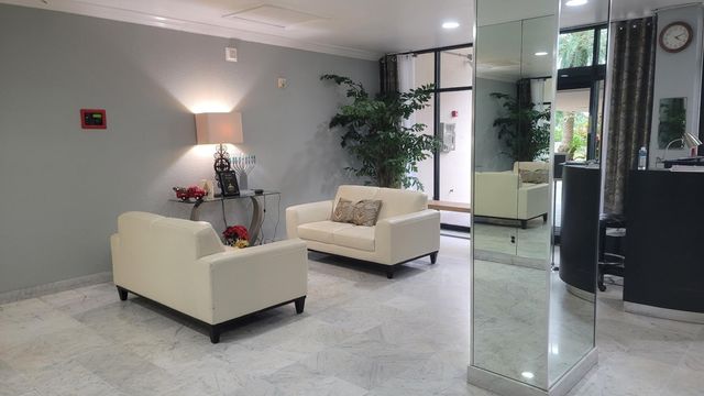 2425 Presidential Way 402, West Palm Beach, FL 33401