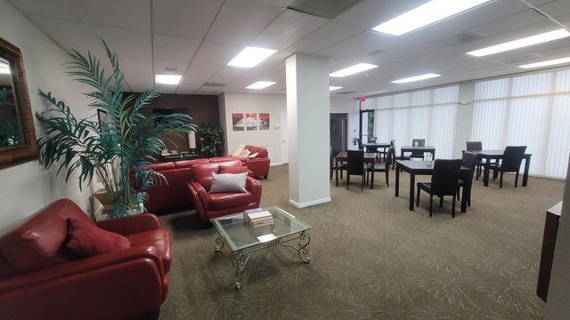 2425 Presidential Way 402, West Palm Beach, FL 33401