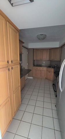 2425 Presidential Way 402, West Palm Beach, FL 33401