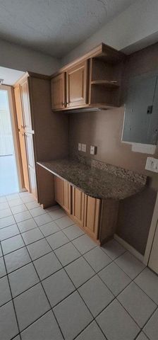 2425 Presidential Way 402, West Palm Beach, FL 33401