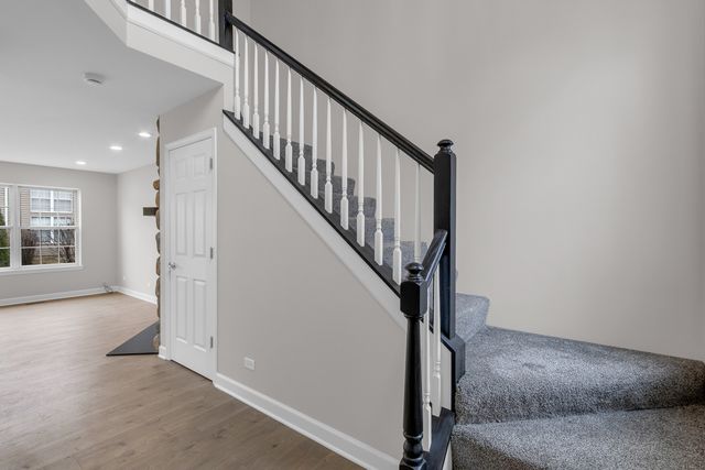 682 Silk Oak Lane, Crystal Lake, IL 60014