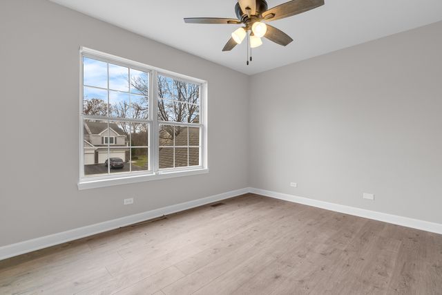 682 Silk Oak Lane, Crystal Lake, IL 60014